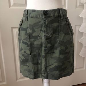Old Navy Camouflage Green Cotton Skirt, Size 4, EUC